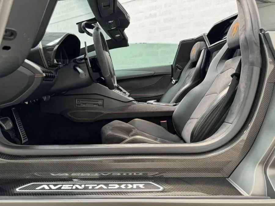 Lamborghini Aventador S 50