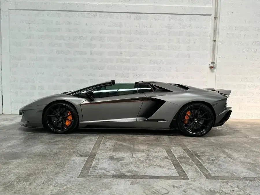 Lamborghini Aventador S 49