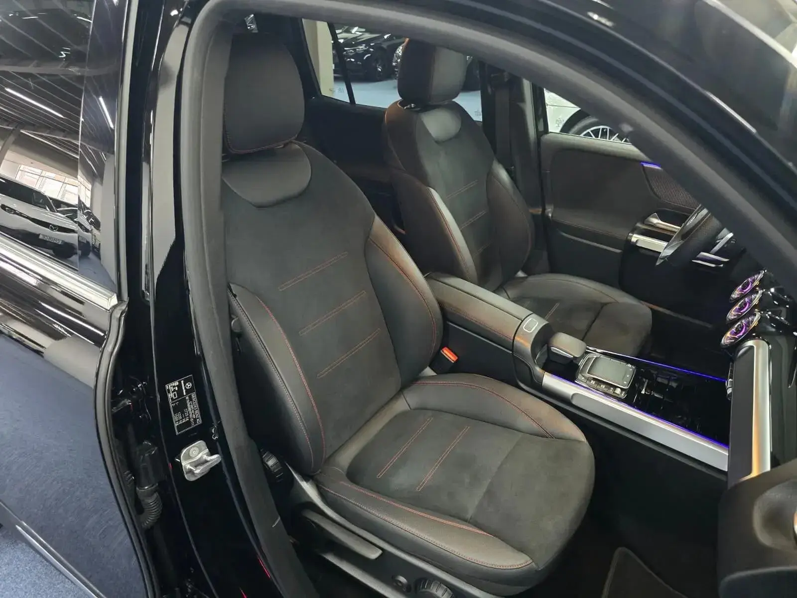 Mercedes-Benz EQB 250 AMG Line 10