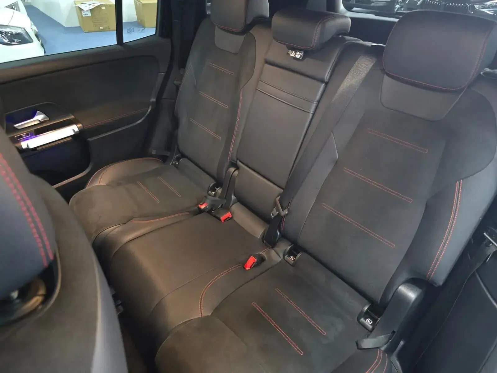 Mercedes-Benz EQB 250 AMG Line 18