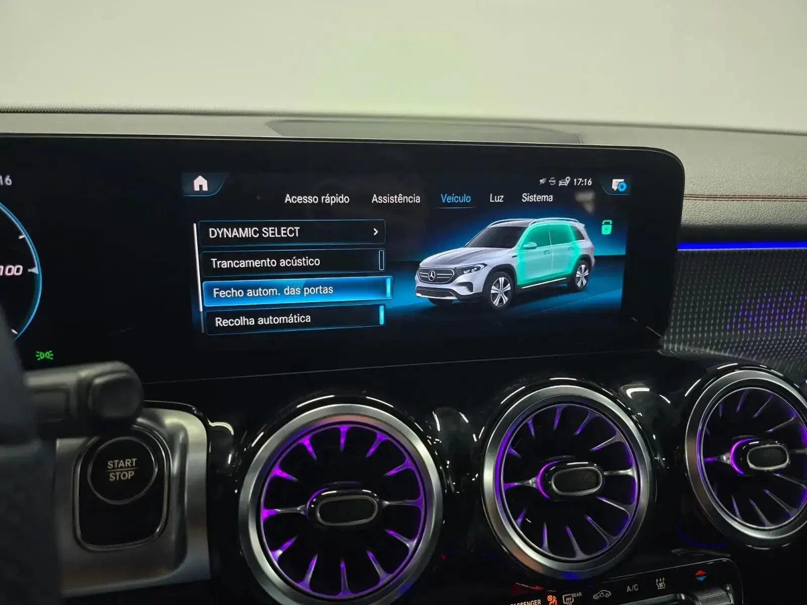 Mercedes-Benz EQB 250 AMG Line 28
