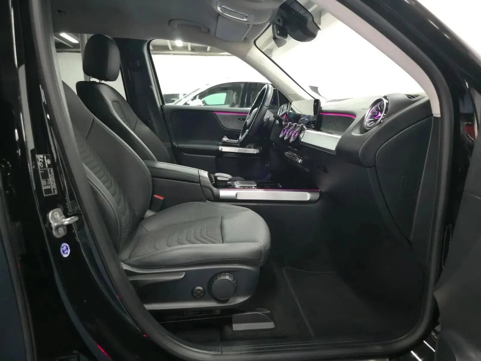 Mercedes-Benz EQB 250 Progressive 16