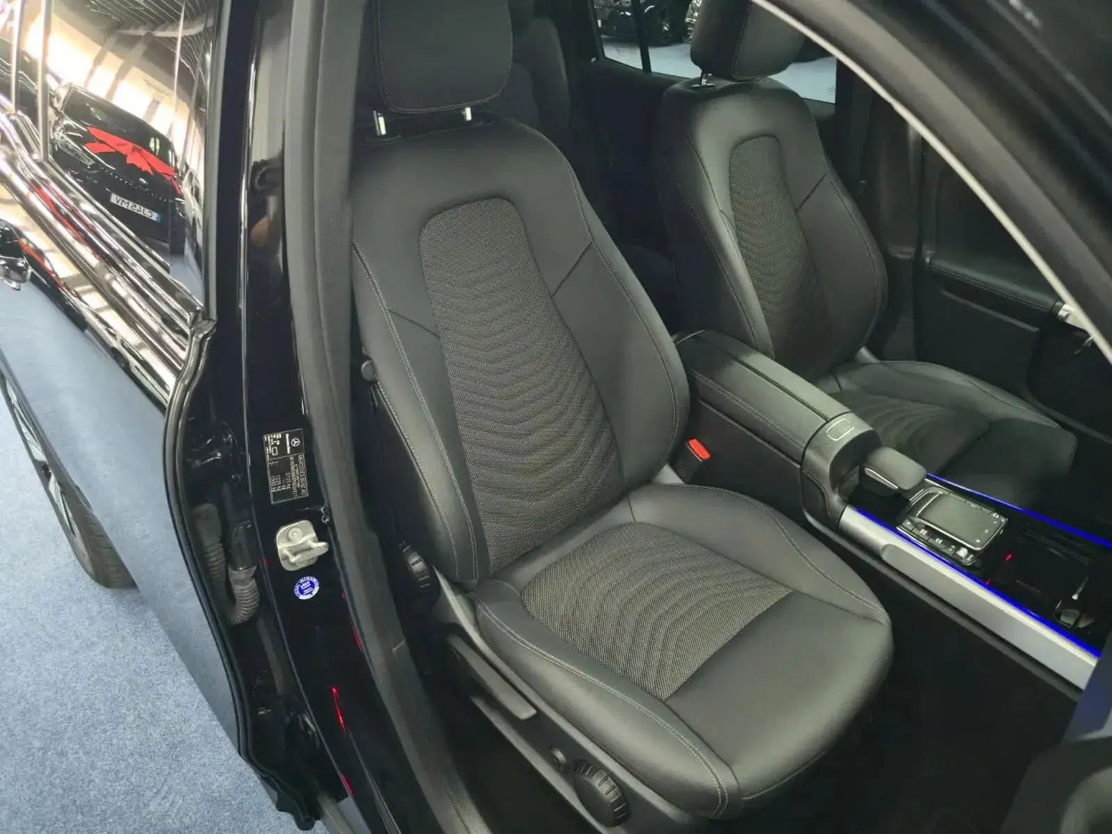 Mercedes-Benz EQB 250 Progressive 17