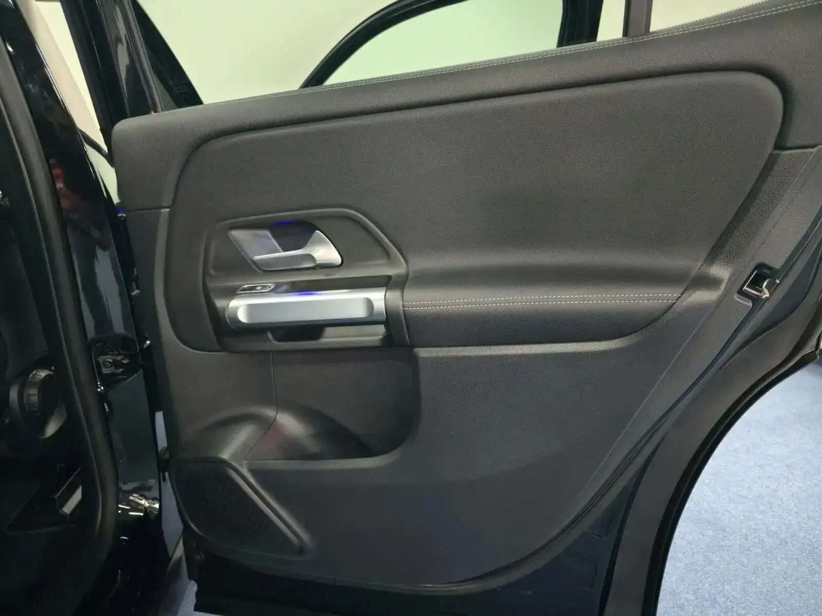 Mercedes-Benz EQB 250 Progressive 29