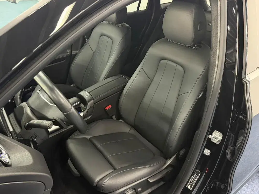 Mercedes-Benz EQA 250 Progressive 6