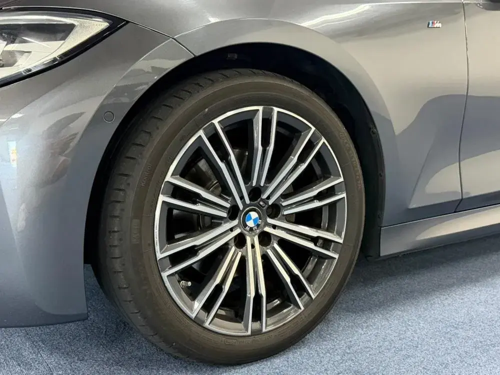 BMW 320 d Pack M Auto 5