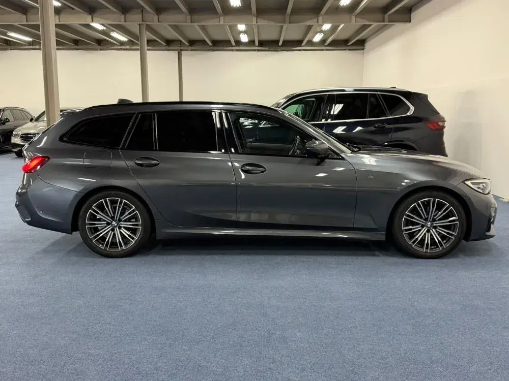 BMW 320 d Pack M Auto 23