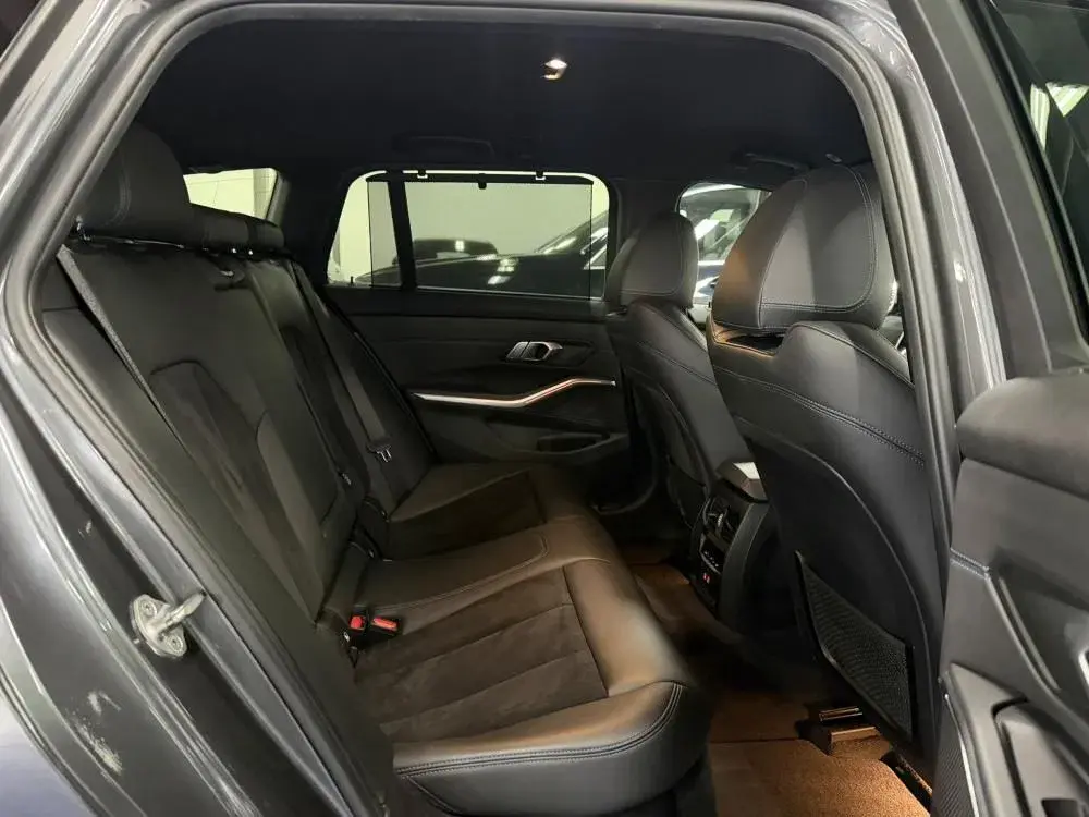 BMW 320 d Pack M Auto 36