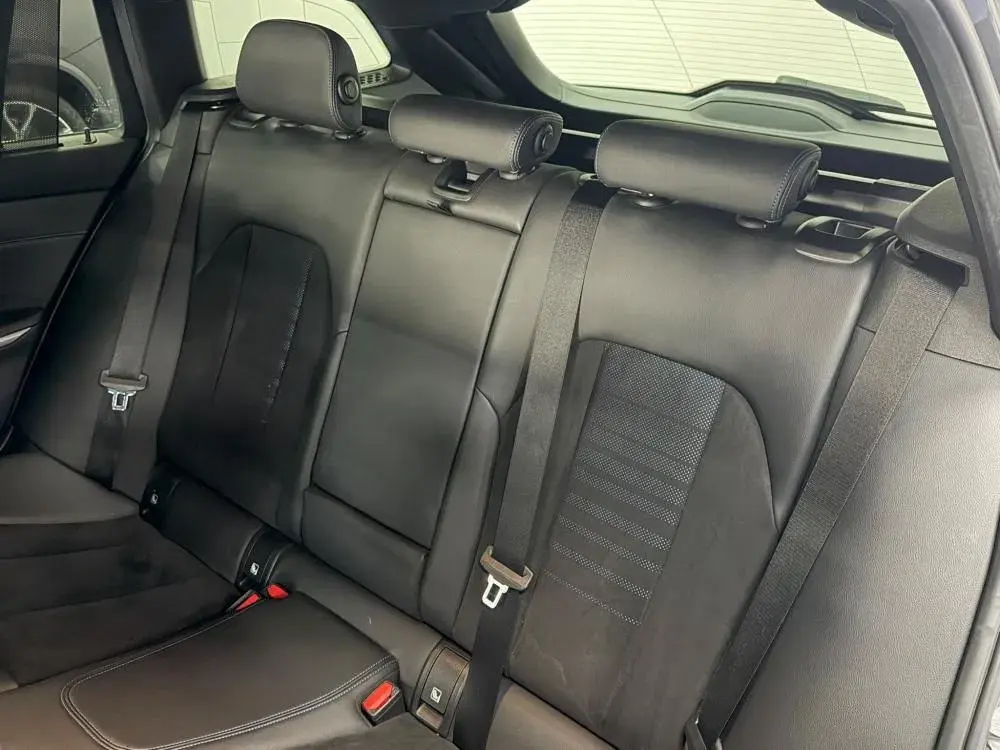 BMW 320 d Pack M Auto 40