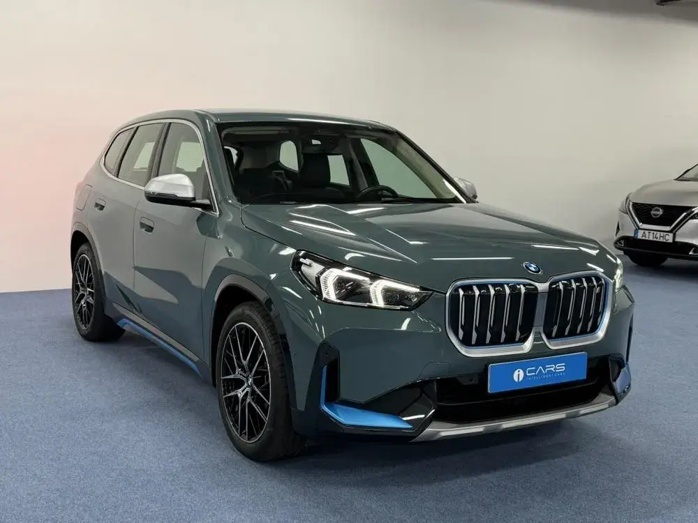 BMW iX1 xDrive30 1