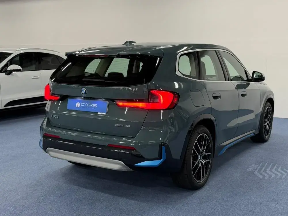 BMW iX1 xDrive30 2
