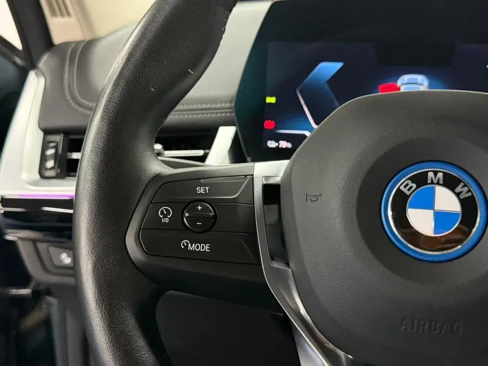 BMW iX1 xDrive30 10