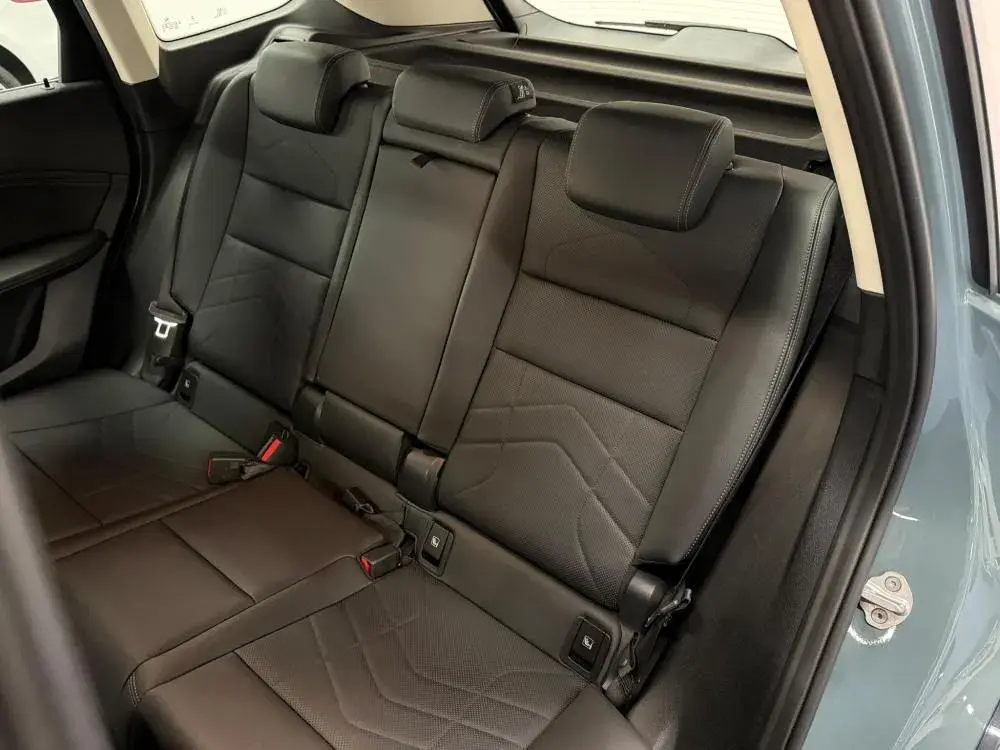 BMW iX1 xDrive30 36