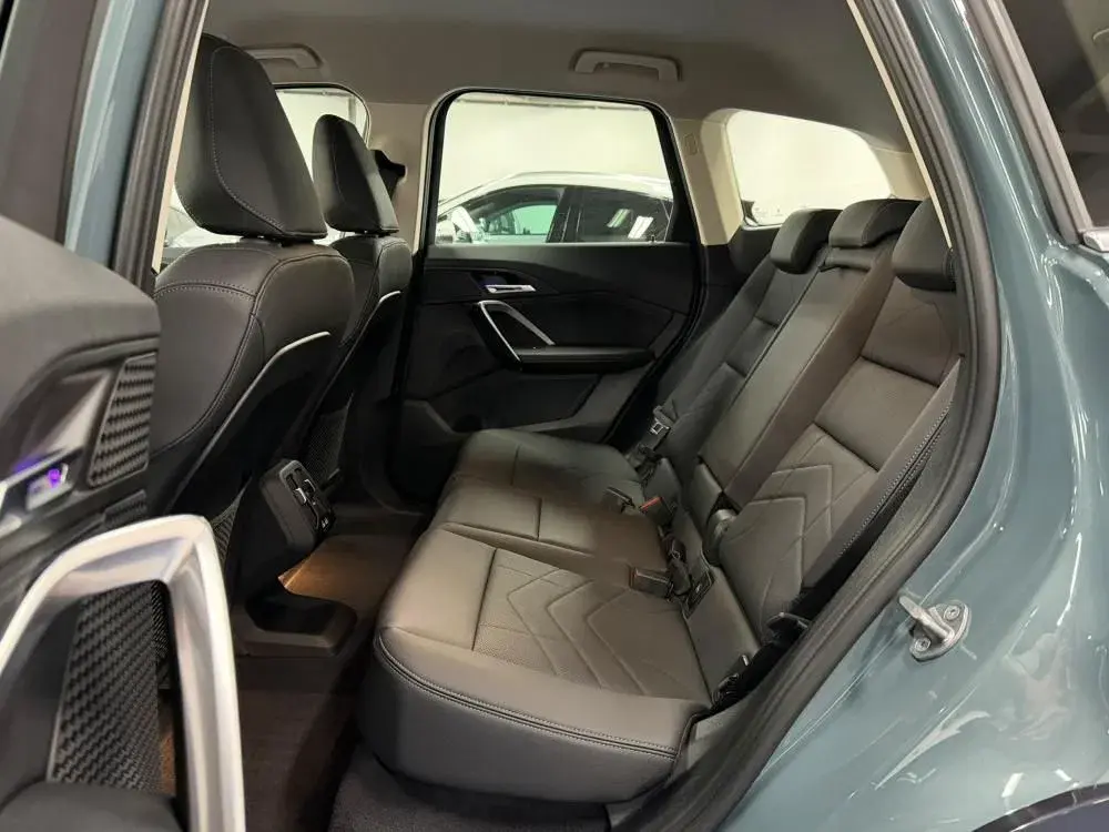BMW iX1 xDrive30 43