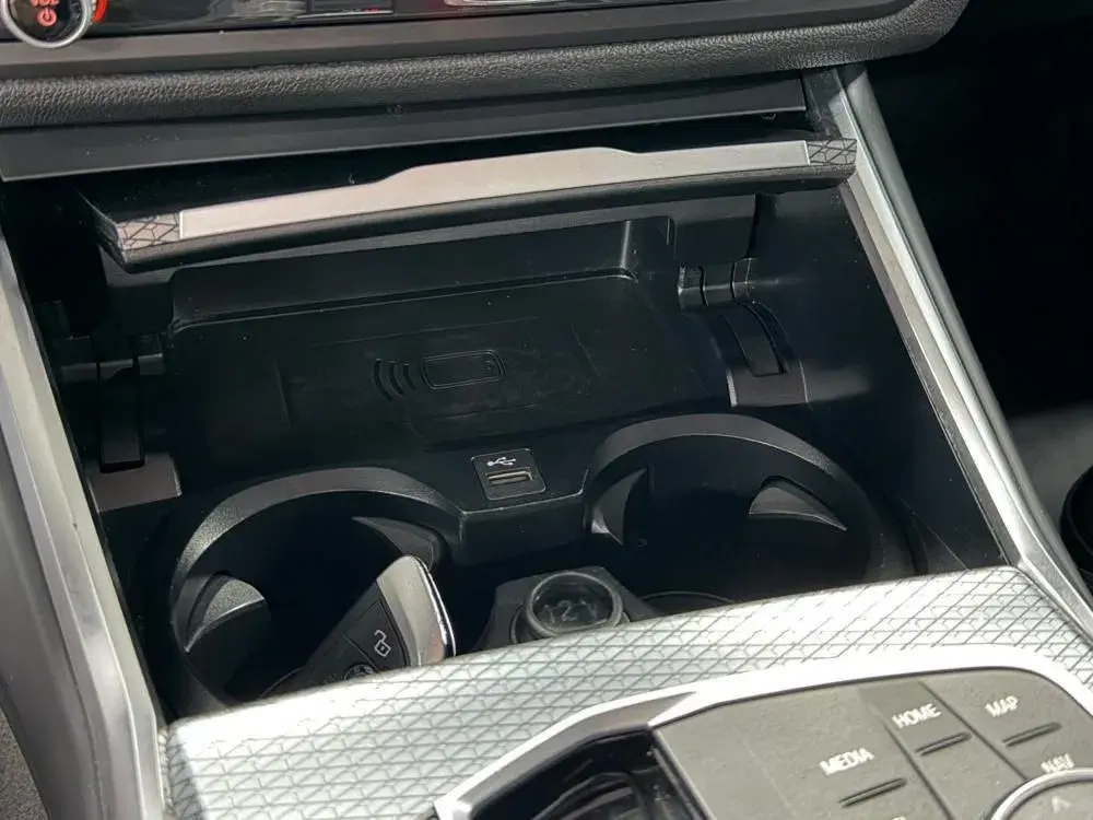 BMW 330 e Aut. M Sport 22