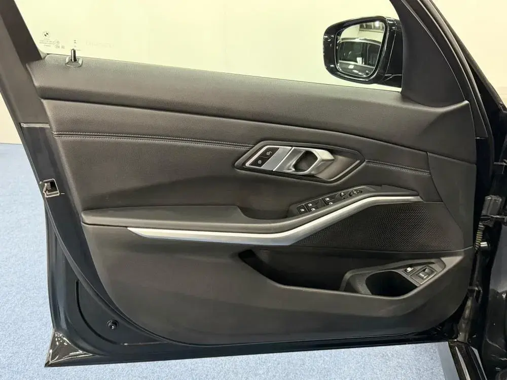 BMW 330 e Aut. M Sport 25