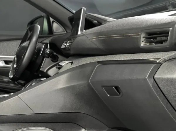 Peugeot 5008 1.6 BLUE-HDI ALLURE 9