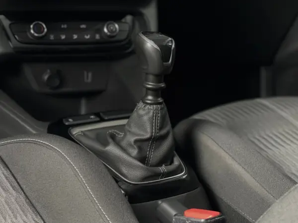 Opel Corsa 1.2 EDITION 8