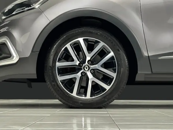 Renault Captur 1.5 dCi Red Edi 13