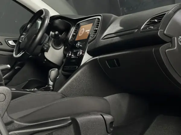 Renault Mégane Sport Tourer dCi 110 FAP EDC Dynamique 4