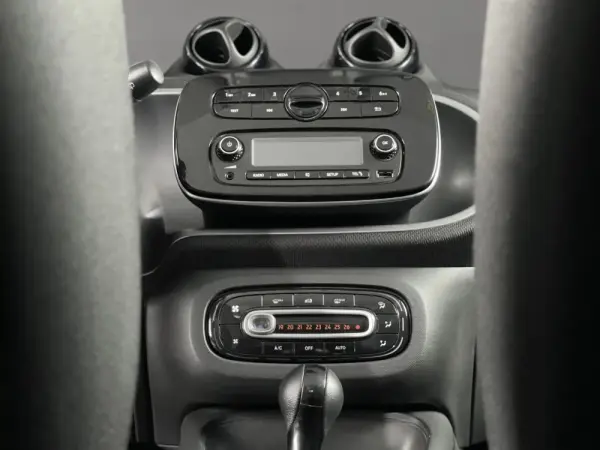 Smart ForTwo Coupé EQ Passion 3d 11