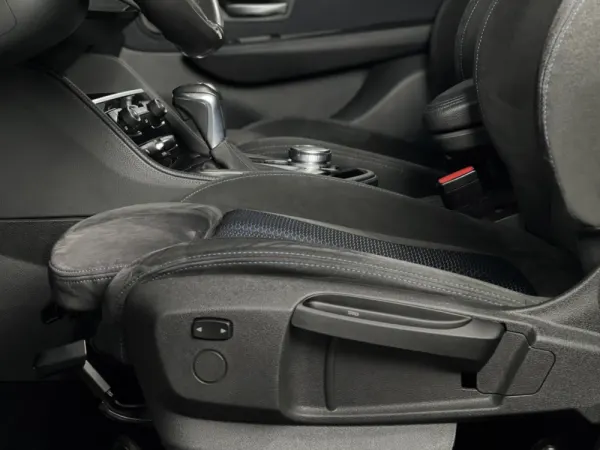 BMW 218 Active Tourer M SPORT 7