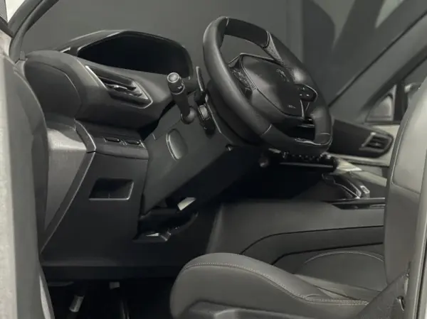 Peugeot 5008 1.5 BlueHDi Allure EAT8 2