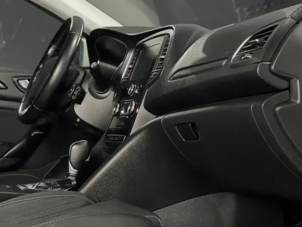 Renault Mégane Sport Tourer dCi 110 FAP EDC Dynamique 9