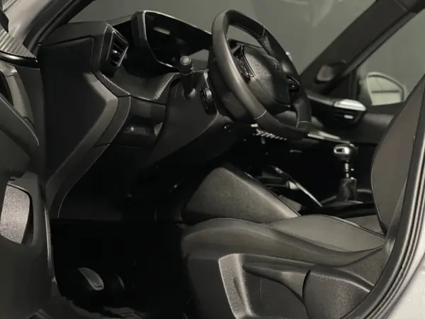 Peugeot 2008 1.2 PureTech Allure 2