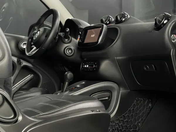 Smart ForTwo Coupé 0.9 TURBO BASIS PRIME 4