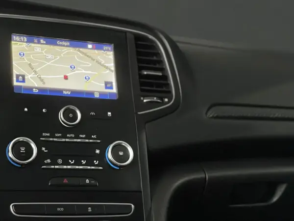 Renault Mégane Sport Tourer dCi 110 FAP EDC Dynamique 6