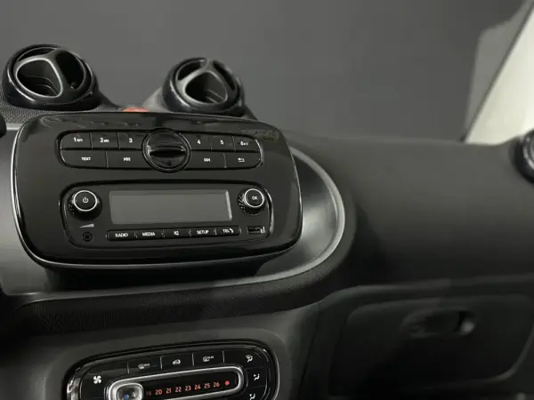 Smart ForTwo Coupé EQ Passion 3d 6