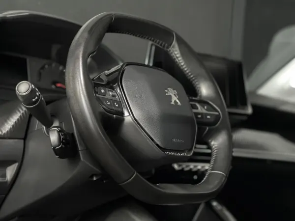 Peugeot 208 1.2 PureTech Active 5