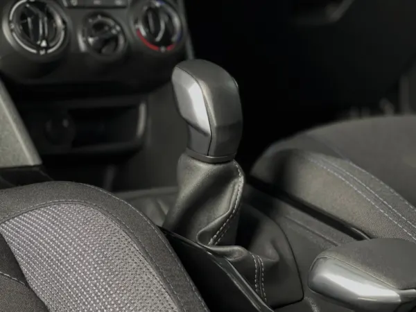 Peugeot 2008 1.2 PureTech Style 7