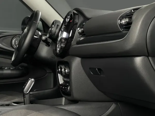 MINI Clubman LCI One D Auto 9