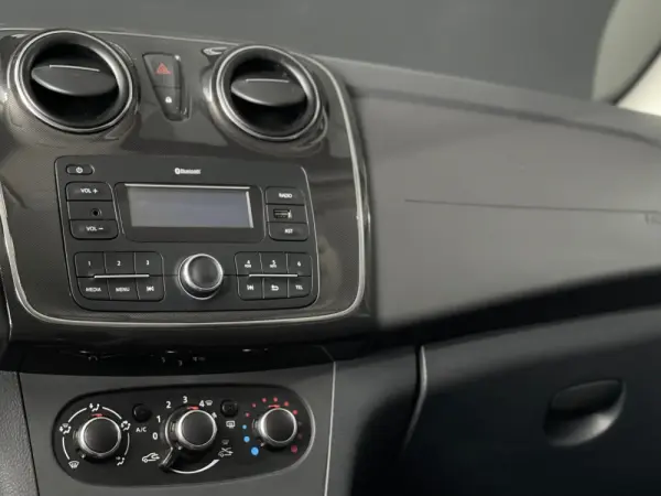 Dacia Sandero 0.9 TCe Comfort Bi-Fuel 6