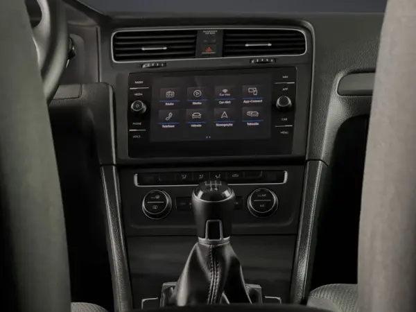 Volkswagen Golf 1.6 TDi Confortline 10