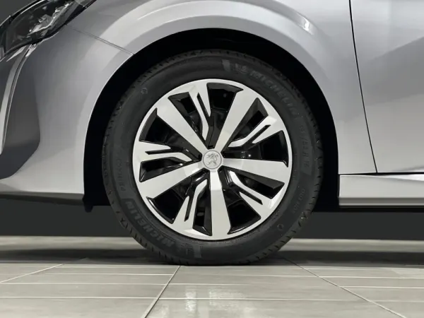 Peugeot 208 1.2 PureTech Active 12