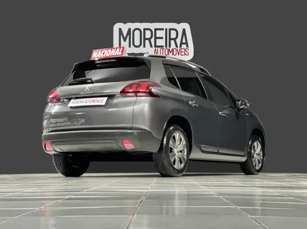 Peugeot 2008 1.2 PURETECH STYLE 3