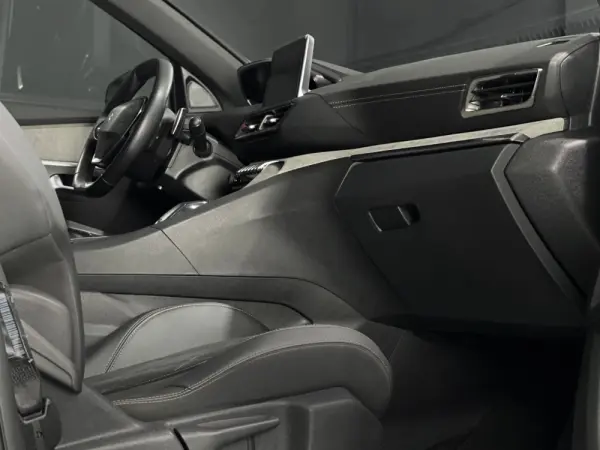 Peugeot 5008 1.5 BlueHDi Allure EAT8 4