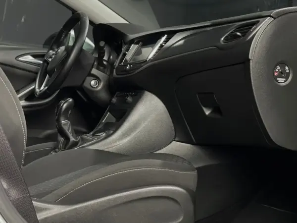 Opel Astra 1.5 D Business Edition S/S 4