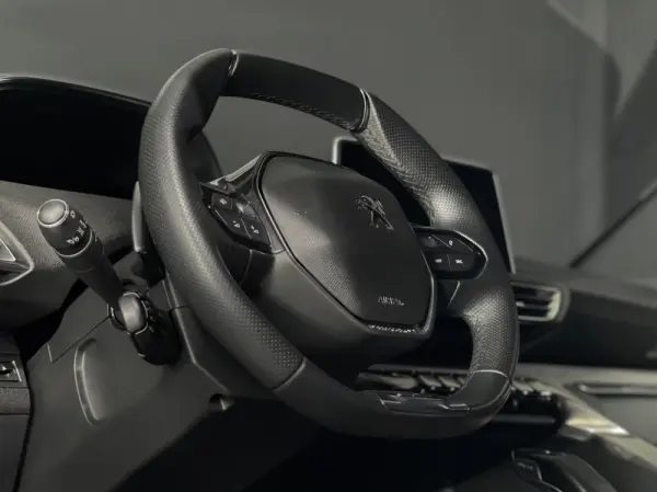 Peugeot 5008 1.5 BlueHDi Allure EAT8 5