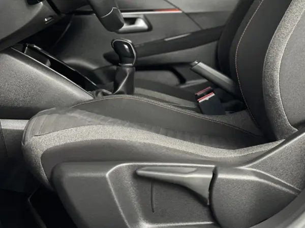 Peugeot 208 1.2 Puretech Active 8