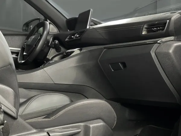 Peugeot 5008 1.6 BLUE-HDI ALLURE 4