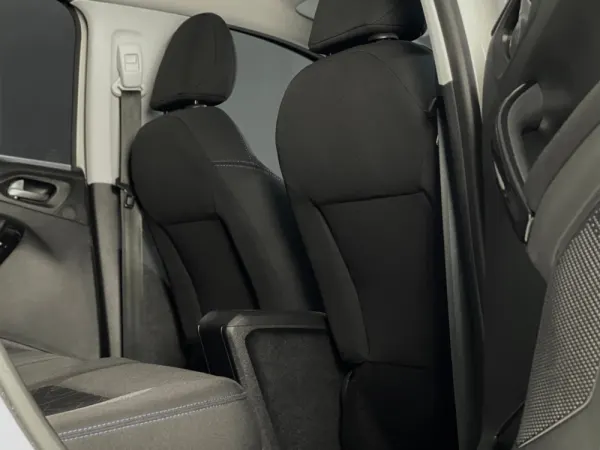 Peugeot 2008 1.2 PureTech Style 9