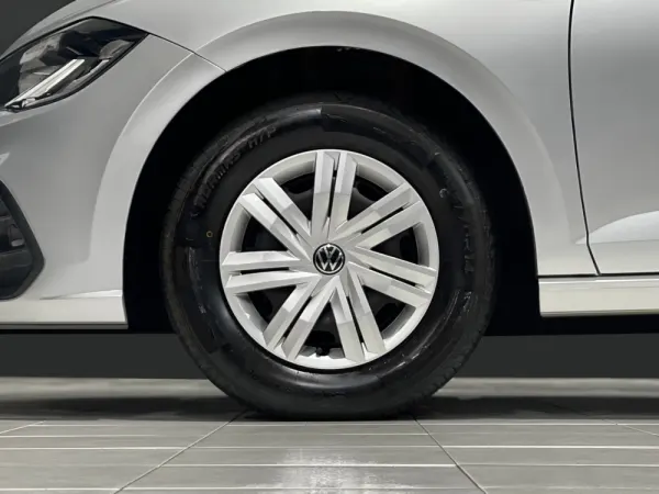 Volkswagen Polo 1.0 Confortline 13