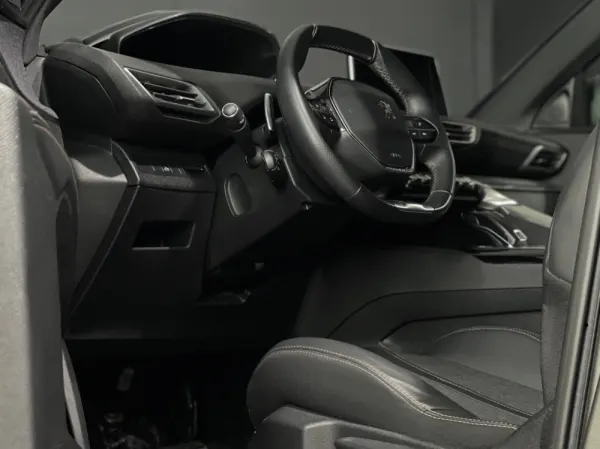 Peugeot 5008 1.6 BLUE-HDI ALLURE 2