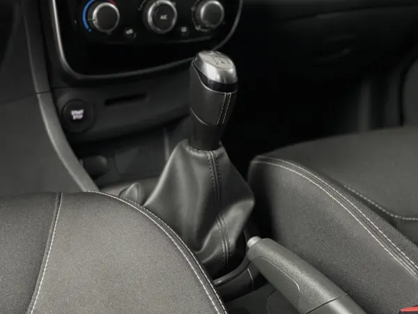 Renault Clio 0.9 ENERGY LIMITED 8