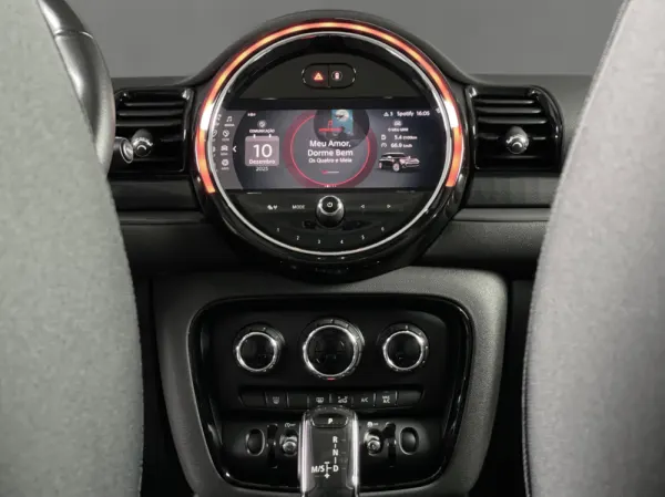 MINI Clubman LCI One D Auto 11