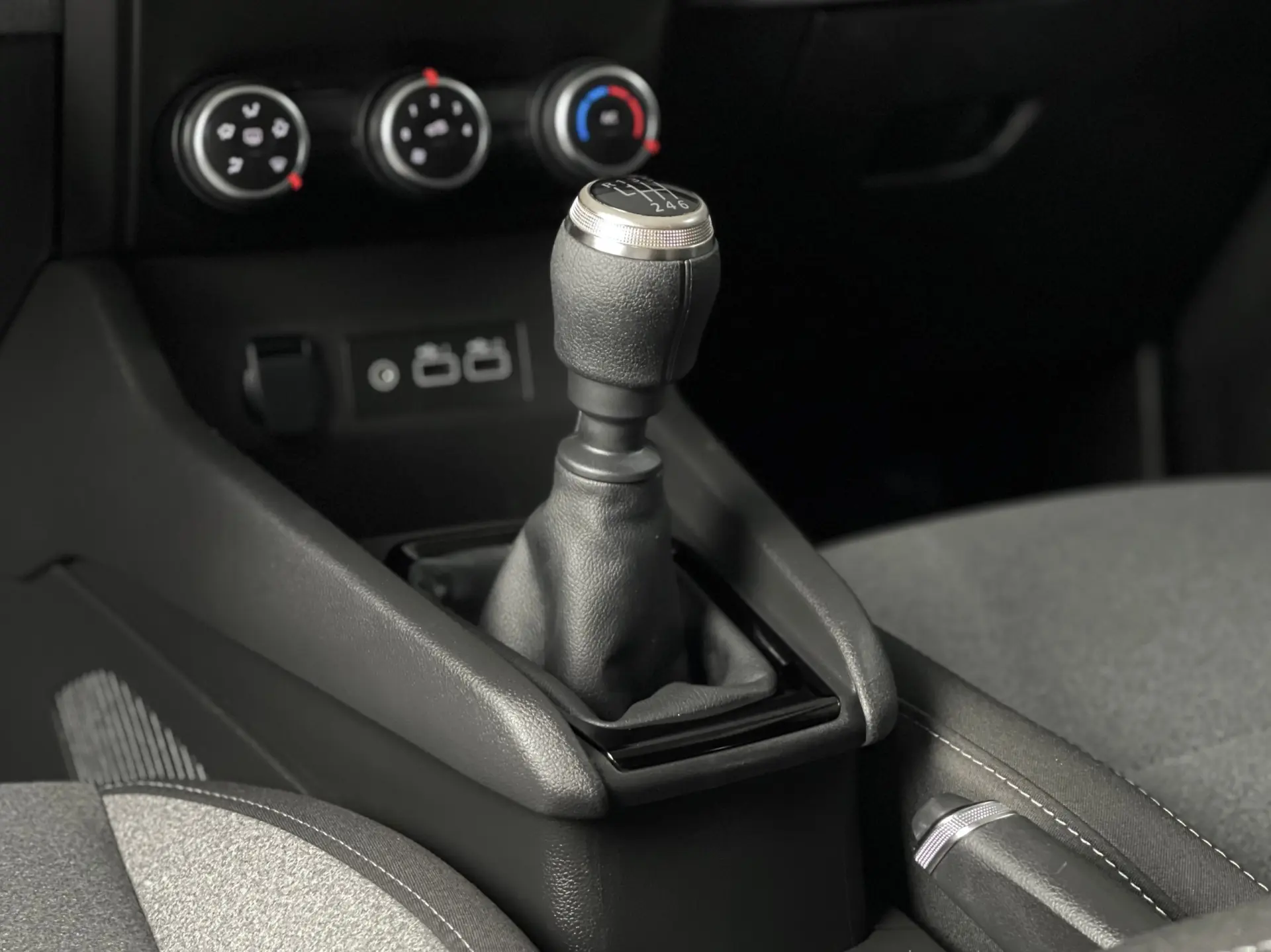 Renault Clio 1.5 Blue dCi Limited 8